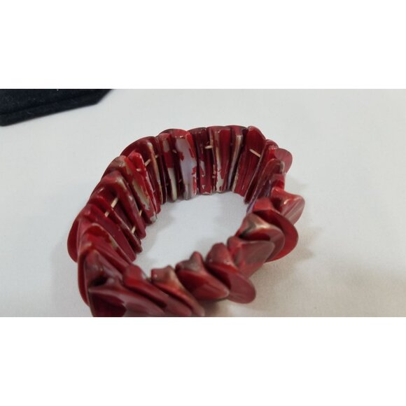 Womens Sea Shell Stretch Bracelet Red Wide Half Moon Shape One Sizse Vintage - Picture 6 of 8